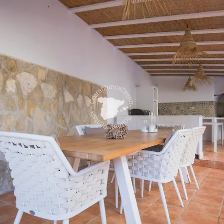 Clementine Villa